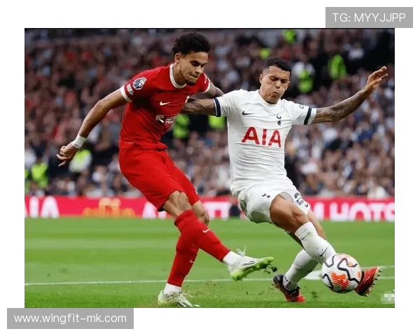 图卢兹赛场精彩纷呈，球队奋力拼搏展现顽强斗志